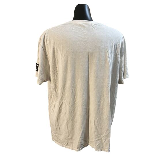 Disney Neff Mickey Mouse Graphic Tee – Size XL - Picture 3 of 7